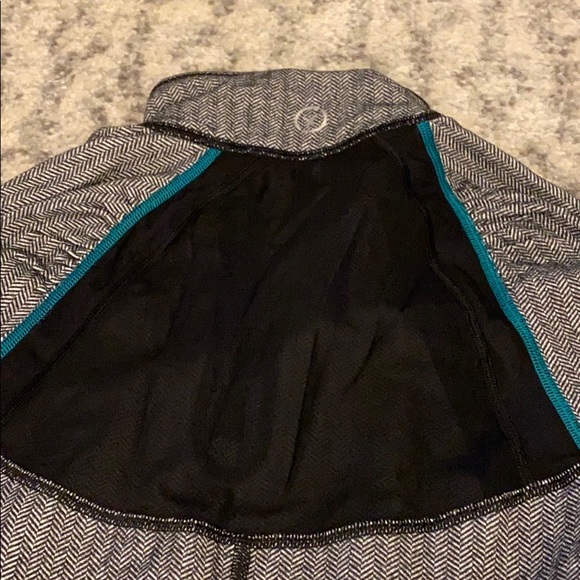 Athletic top - Picture 3 of 3